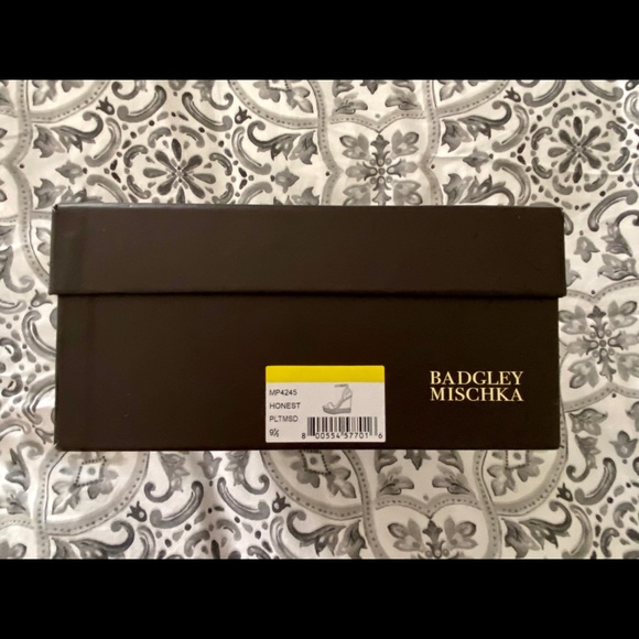 NWT Badgley Mischka Wedge Sandals - Picture 2 of 11